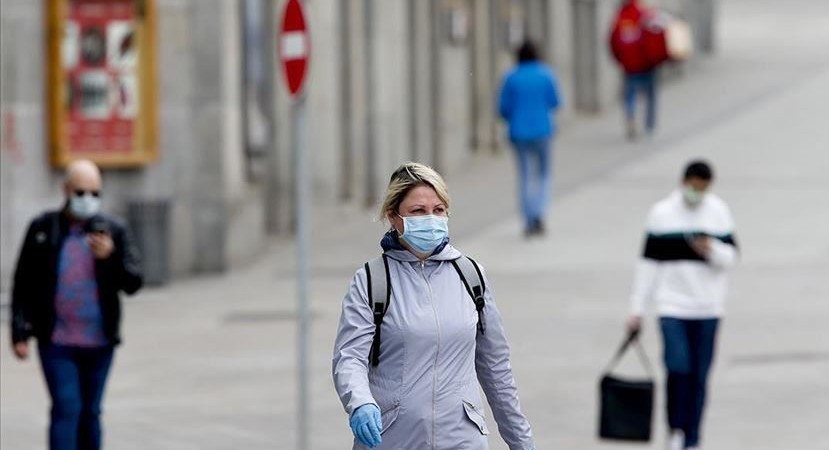 Πάνω από τους μισούς ασθενείς που βγαίνουν θετικοί και είναι ασυμπτωματικοί τη στιγμή της εξέτασης, δεν αναπτύσσουν συμπτώματα της COVID-19
