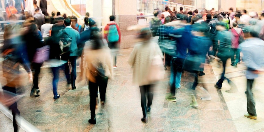 Ο κόσμος θέλει ακόμα το φυσικό κατάστημα