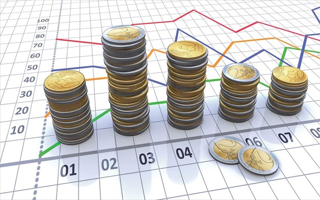 Αγώνας για τα έσοδα – ΦΠΑ, ηλεκτρονικές πληρωμές και αναστολές ρυθμίσεων στο «ζύγι»