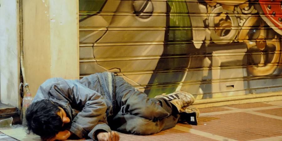 Η πρόσβαση σε επαρκή στέγαση θα πρέπει να αποτελεί θεμελιώδες ευρωπαϊκό δικαίωμα