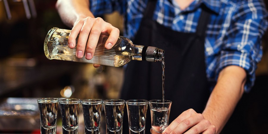 Κατάρρευση των πωλήσεων στο χονδρικό εμπόριο αλκοολούχων ποτών έφεραν τα lockdown το 2020