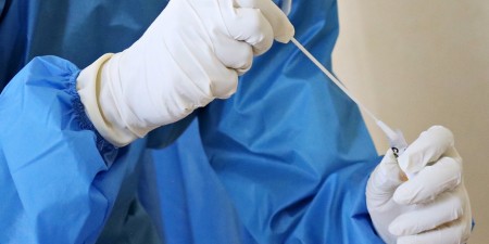 Σύγκριση της ευαισθησίας και κόστους των τεστ για τη λοίμωξη SARS-COV-2 σε δείγματα σιέλου έναντι ρινοφαρυγγικού επιχρίσματος