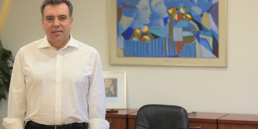 Από το Υπουργείο Τουρισμού στη Σχολή Ανθρωπιστικών Επιστημών του Πανεπιστημίου Αιγαίου ο Μάνος Κόνσολας