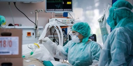 Οργανικό ψυχοσύνδρομο και κώμα: Αυξημένη επίπτωση σε ασθενείς με COVID-19 που νοσηλεύονται σε Μονάδες Εντατικής Θεραπείας.