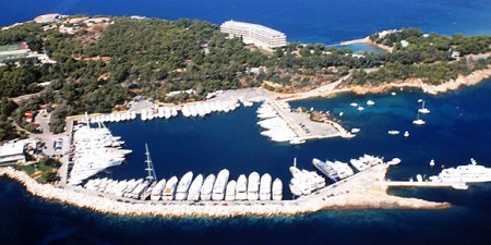 Πράσινο φως από το ΥΠΕΝ για την κατασκευή της μαρίνας στον Αστέρα Βουλιαγμένης