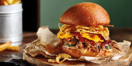 Βγαίνουν στην κόντρα οι ψηφιακοί ντελιβεράδες, e-food, Wolt και BOX