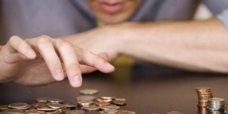 Ο κατώτατος μισθός, λύση για την ανισότητα και την εργασιακή φτώχεια