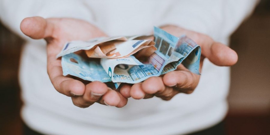 Τι καταβάλλεται από e-ΕΦΚΑ, ΟΑΕΔ και ΟΠΕΚΑ έως τις 2 Απριλίου