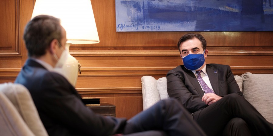 Σχοινάς προς τον Μητσοτάκη: «Χαιρετίζω το προσωπικό σου ενδιαφέρον για το πιστοποιητικό»