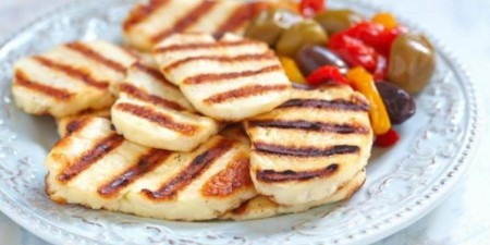 Χαλούμι: Το πιο πολιτικοποιημένο τυρί της ΕΕ