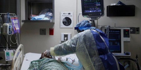 Μπαρισιτινίμπη και Ρεμδεσιβίρη για νοσηλευόμενους ασθενείς με COVID-19