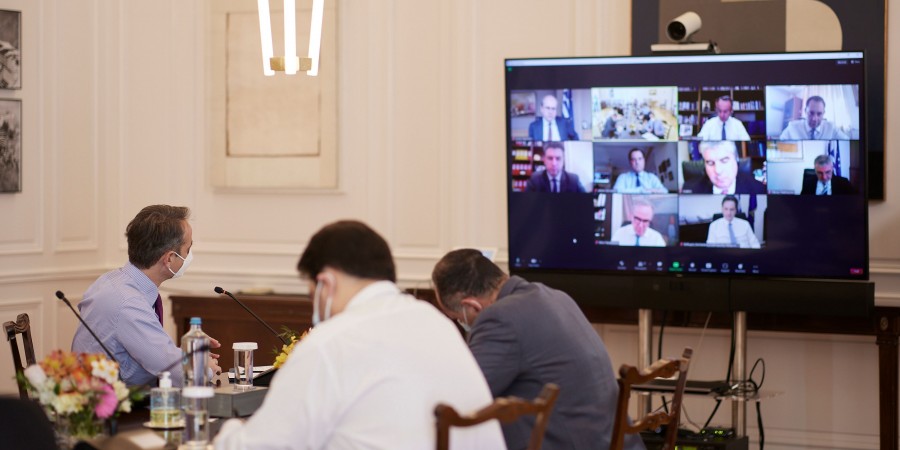 Ο Πρωθυπουργός ανακοίνωσε πέντε φορολογικές και ασφαλιστικές ελαφρύνσεις για εργαζόμενους και επιχειρήσεις