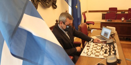 Παρτίδες για γερά νεύρα στο 1ο Ευρωπαϊκό Κοινοβουλευτικό Τουρνουά Σκακιού