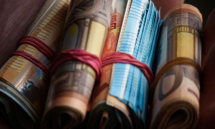 Τι καταβάλλεται από υπουργείο Εργασίας και Κοινωνικών Υποθέσεων, e-ΕΦΚΑ, OAΕΔ και ΟΠΕΚΑ έως το τέλος Απριλίου