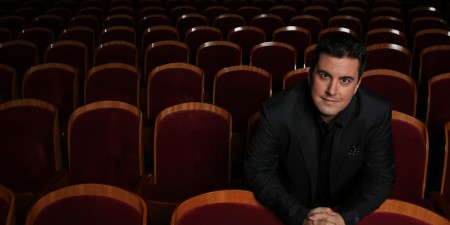 Πάνος Κατσαρίδης: «Η κρίση θα γεννήσει νέες ιδέες, θα φέρει νέες ισορροπίες και θα δώσει στο θέατρο μια νέα ελπιδοφόρα περίοδο»