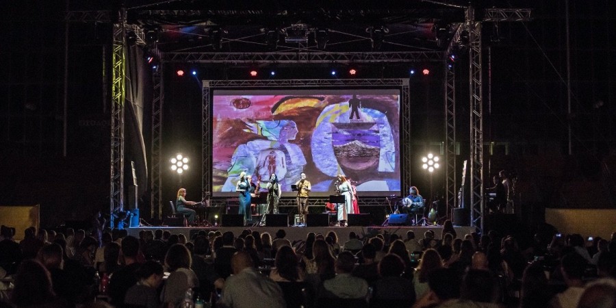 «Ο γύρος του κόσμου με ελληνικά τραγούδια»