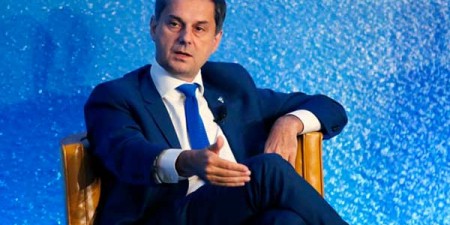 Παρέμβαση του Χάρη Θεοχάρη για την ένταξη στο ΕΣΠΑ των τουριστικών γραφείων και των εταιρειών τουριστικών λεωφορείων