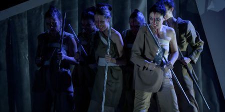 Oι ”Βάκχες” του Ευριπίδη σε σκηνοθεσία Νικαίτης Κοντούρη και μετάφραση Γιώργου Χειμωνά, περιοδεύουν