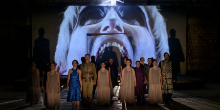 Κριτική / ”Φοίνισσες”