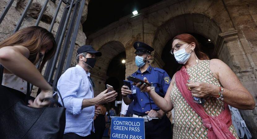 Η ιταλική κυβέρνηση προτείνει υποχρεωτικό εμβολιασμό