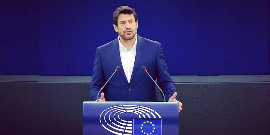 Αλέξης Γεωργούλης: “Ένα εξαιρετικά σημαντικό ψήφισμα που εστιάζει επιτέλους σε όλους τους εργαζομένους στον πολιτισμό”