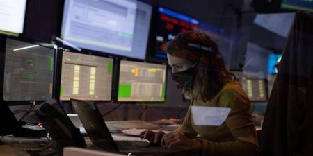 Οι ευρωβουλευτές ζητούν κοινές ικανότητες κυβερνοάμυνας της ΕΕ