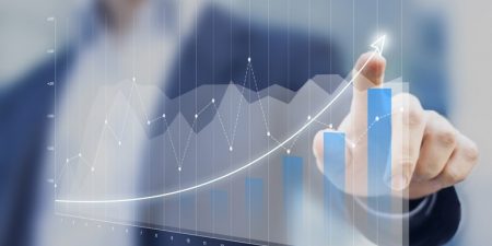 ΔΝΤ: Η ελληνική οικονομία θα αναπτυχθεί με ρυθμό 6,5% φέτος και 4,6% το 2022