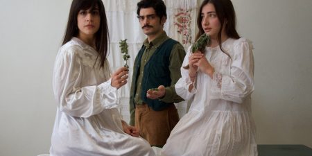 «Τα τρία φιλιά… Η Σταχτιά γυναίκα»