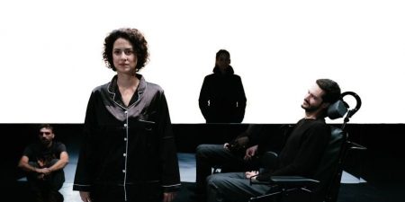 Κριτική: Πόσο κοστίζει να ζεις