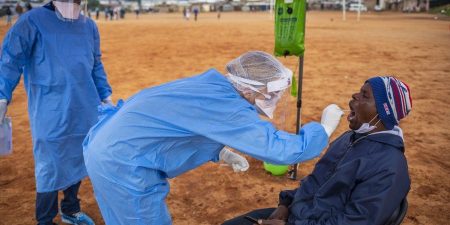 Νέο μεταλλαγμένο στέλεχος SARS-CoV-2 (Β.1.1.529) με μεγάλο αριθμό μεταλλάξεων ταυτοποιήθηκε στη Ν. Αφρική