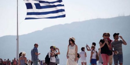 Πολλαπλές ταχύτητες στην ανάκαμψη του τουρισμού