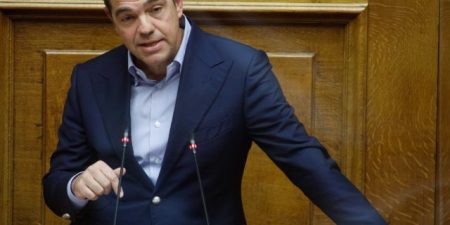 Στη Βουλή φέρνει ο Αλέξης Τσίπρας το ζήτημα της ακρίβειας με αίτημα τη διεξαγωγή συζήτησης προ ημερησίας διατάξεως