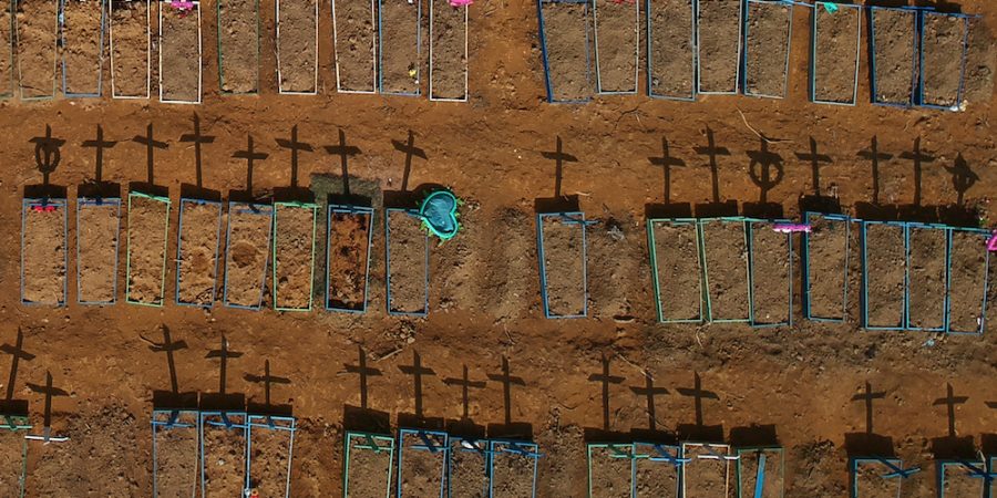 Ξεπέρασαν παγκοσμίως τα 5 εκατομμύρια οι θάνατοι από COVID-19