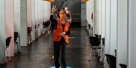 Κίνητρα και αναδιάταξη στην τηλεδιάσκεψη για την αντιμετώπιση της πανδημίας