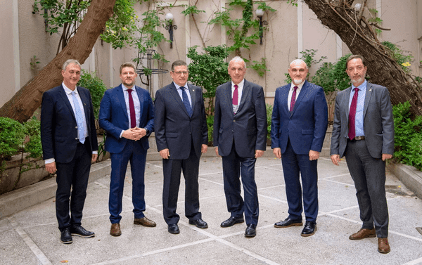 Συμφωνία συνεργασίας μεταξύ ΟΠΑ και ΣΕΒ