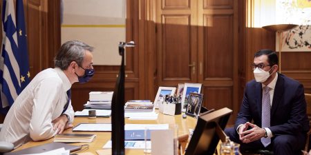 Συνάντηση του Πρωθυπουργού με τον Υπουργό Βιομηχανίας και Προηγμένης Τεχνολογίας των ΗΑΕ Sultan bin Ahmad Sultan Al Jaber