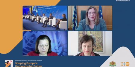 Μ. Συρεγγέλα: Υιοθετούμε πολιτικές για τη στήριξη της οικογένειας