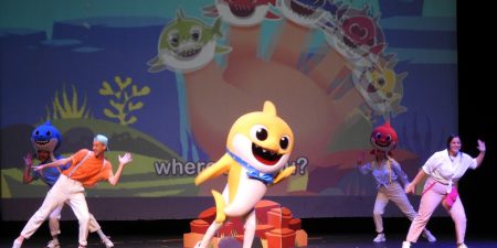 Το Baby Shark Live! αυτά τα Χριστούγεννα στην Αθήνα!