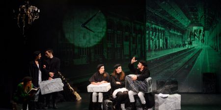 «ΑΥΤΟΙ ΠΟΥ ΠΕΡΠΑΤΟΥΝ ΣΤΑ ΣΥΝΝΕΦΑ» του Γιάννη Σκαραγκά