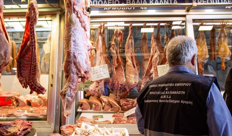 Κλιμακώνονται οι έλεγχοι στην αγορά εν όψει της πρωτοχρονιάς