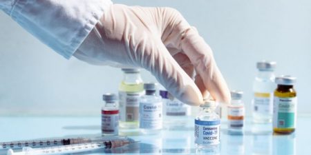 Αναμνηστική δόση ΒΝΤ162b2 και θάνατοι λόγω COVID-19