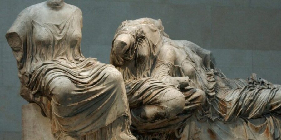 NYT για τα Γλυπτά του Παρθενώνα: Ενώ η Ευρώπη επιστρέφει τεχνουργήματα, η Βρετανία παραμένει σιωπηλή