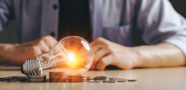 Κώστας Σκρέκας: 15902 γραμμή έκτακτης ανάγκης για επανασύνδεση του ρεύματος σε ευάλωτα νοικοκυριά