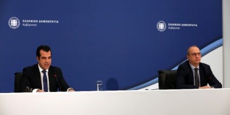 Θ. Πλεύρης: Μάσκες παντού από σήμερα στις 6 το πρωί