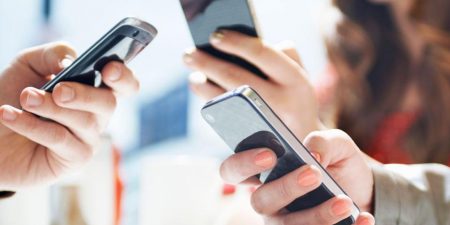 Μέσω του mobilefees.gov.gr οι αιτήσεις για την απαλλαγή των νέων, ηλικίας 15-29 ετών, από τα τέλη κινητής και καρτοκινητής τηλεφωνίας