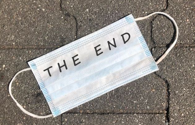 Το τέλος της πανδημίας πλησιάζει αλλά θα μάθουμε να ζούμε με τη COVID-19