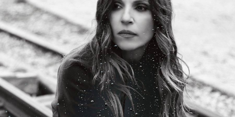 Η Ευρυδίκη ερμηνεύει  Στέφανο Κορκολή