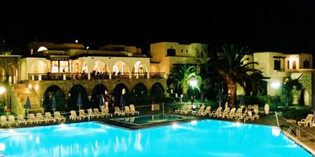 Στην Prodea Investments το Porto Paros με τιμή ρεκόρ