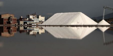 Ελληνικές Αλυκές ΑΕ: Σε αφθονία τα αποθέματα αλατιού στις 7 μονάδες παραγωγής