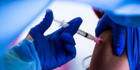 Γιατί κάποιοι εμβολιασμένοι αντιστέκονται στην παραλλαγή Omicron και κάποιοι όχι;